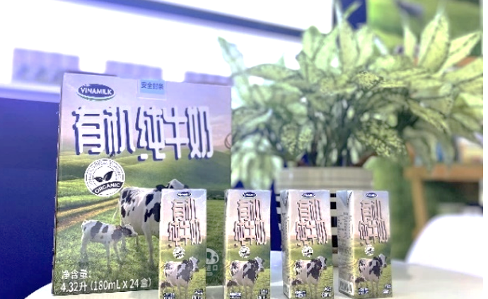Vinamilk[-]đưa[-]sữa[-]tươi[-]Organic[-]với[-]“tiêu[-]chuẩn[-]kép”[-]đến[-]triển[-]lãm[-]quốc[-]tế[-]Thượng[-]Hải